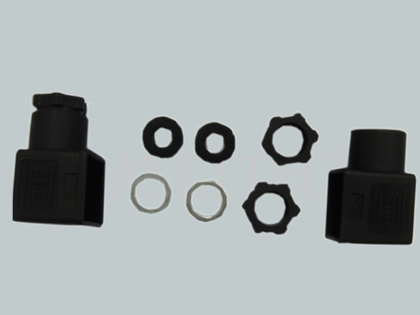 電磁閥接頭裝配機(jī)樣品 電磁閥接頭裝配機(jī)樣品